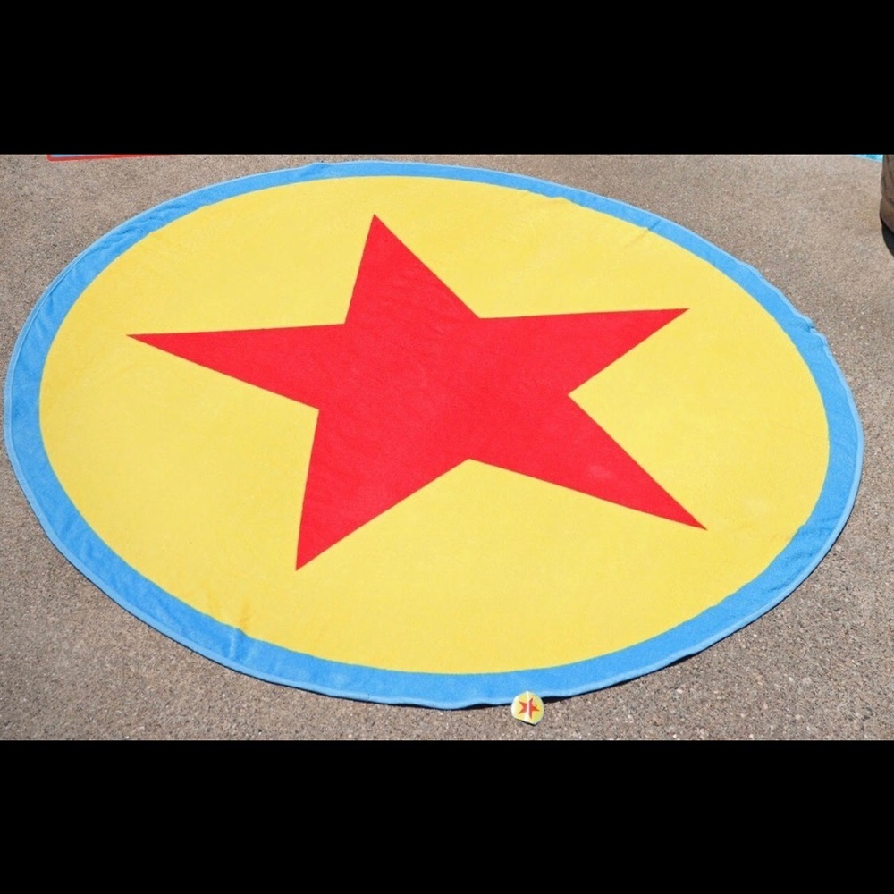 Disney Parks Luxo Ball beach/pool towel